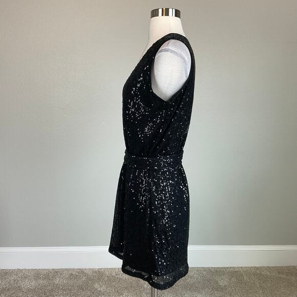 Black Sequined Mini Cocktail Dress Size 12 Sleeveless V-Neck Sheath by AQUA - Picture 5 of 12